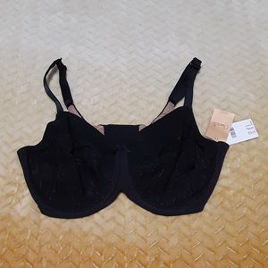 Women's Underwire Bra by Chantelle Size USA 40 DDDD NWT